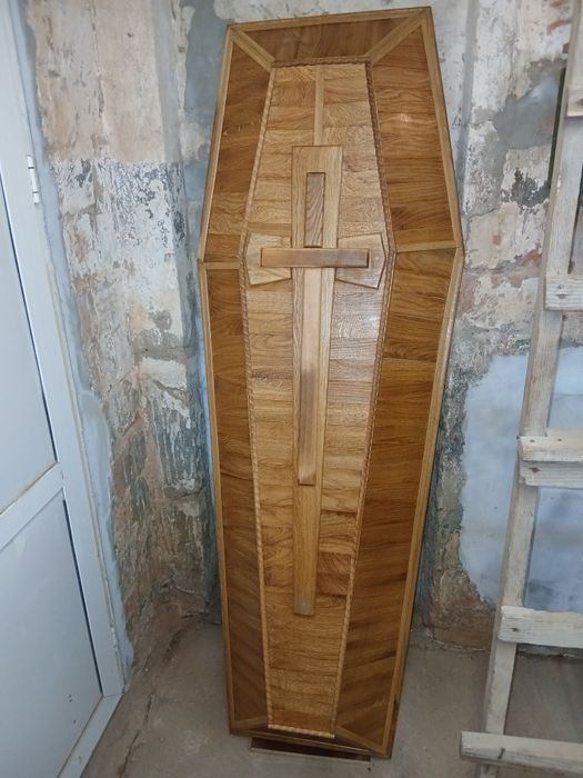 Труна з дубового шпону