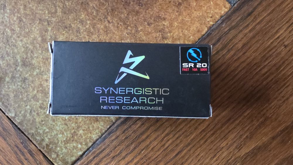 Synergistic Research sr20 bezpiecznik 6×32mm 10A