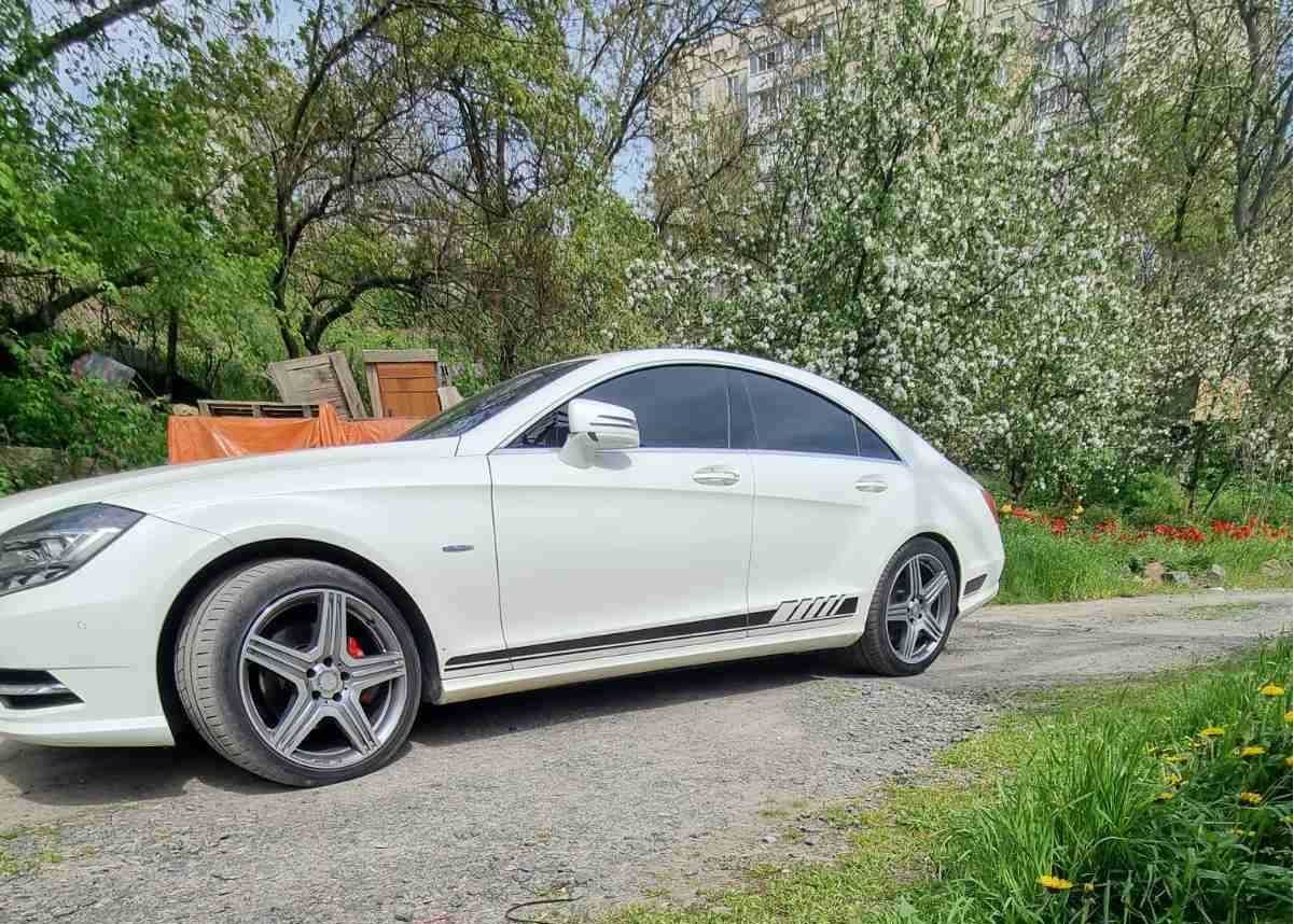 Автомобільні наклейки над порогами Mercedes E-Class AMG W212 W213 W211