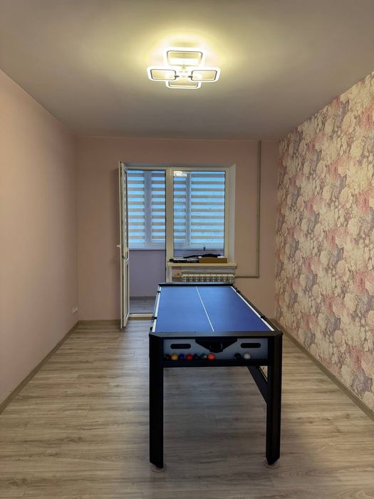 Продам 4ком.квартиру. Каменское. Левобережный 10 район.  4этаж. ОСББ.