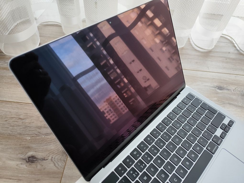 Macbook M2 8/256 Gb