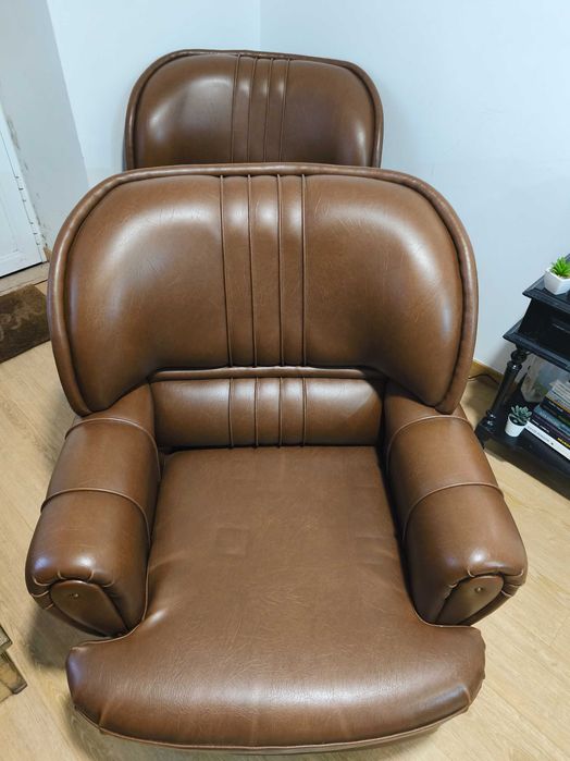 2 Poltronas em Pele Super Confortável