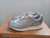 Ténis New Balance 997H prateado