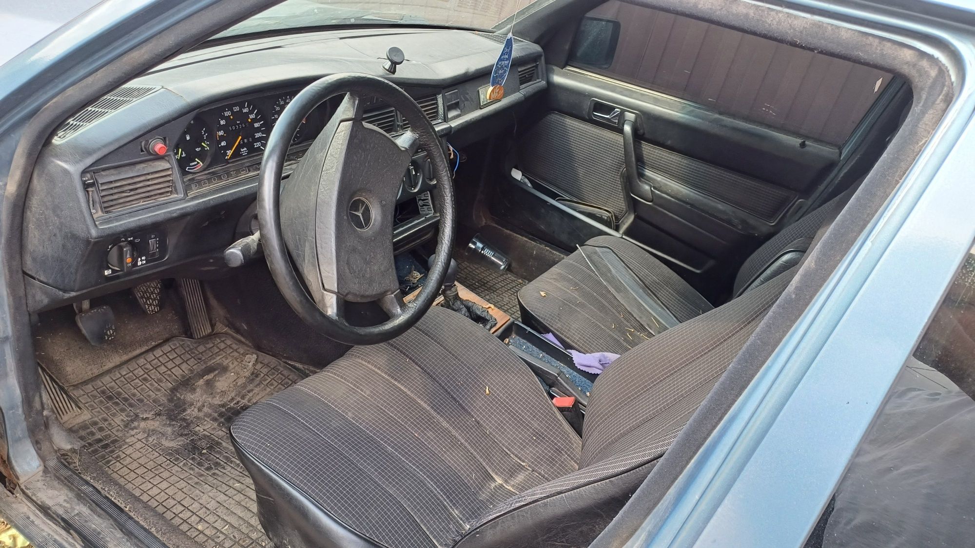 Разборка Мерседес е190 w201 , Mercedes-Benz 2.0 бензин