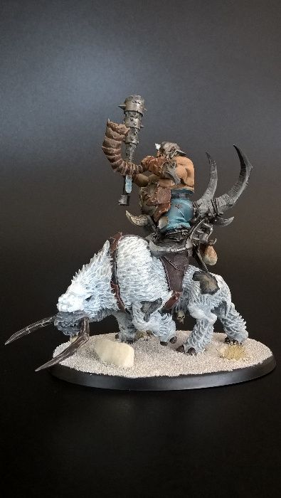 Warhammer Age of Sigmar Beastclaw Raiders Mournfang Pack [Qb]