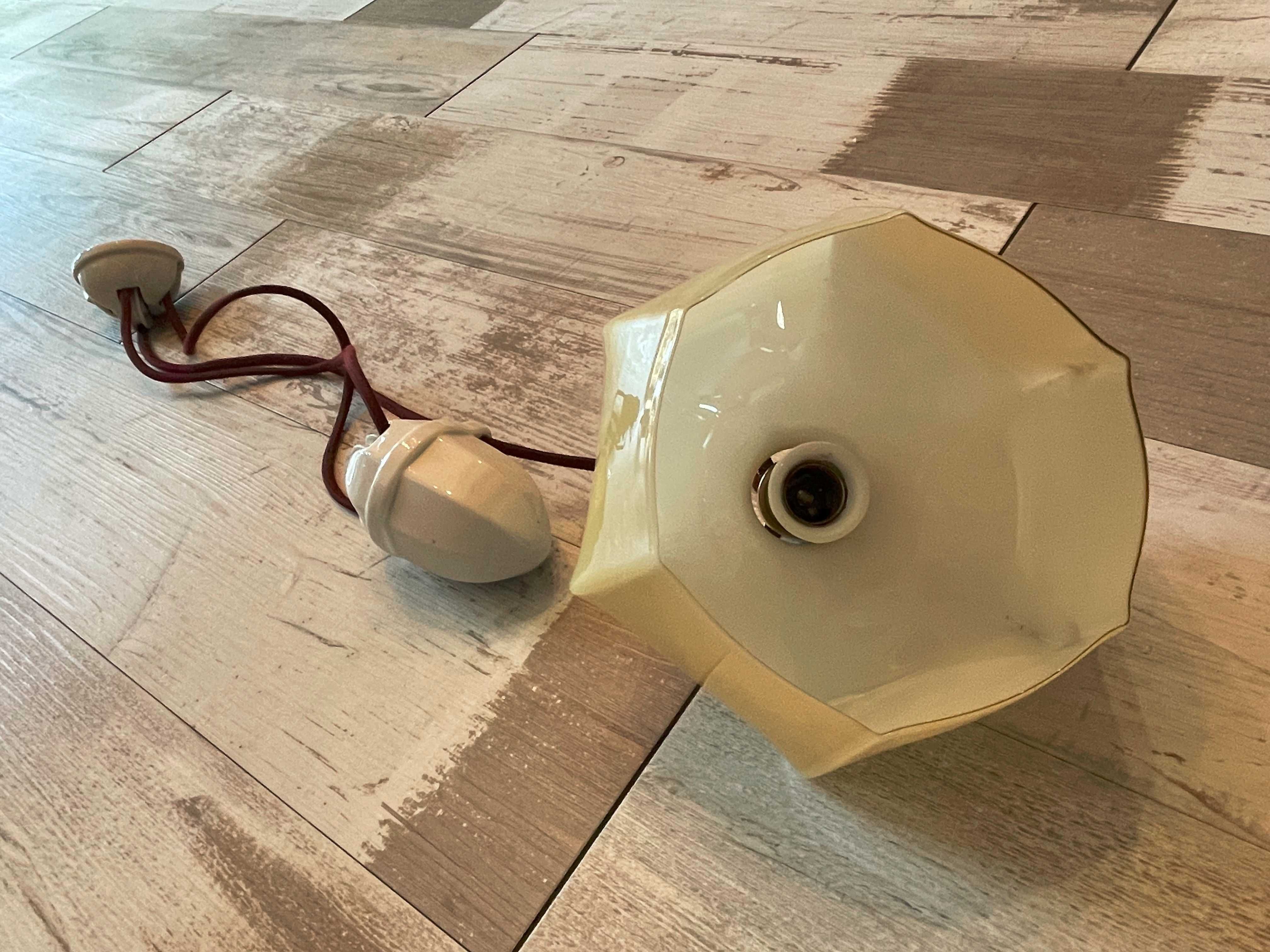 Stara lampa wisząca kuchenna z przeciwwagą porcelanową