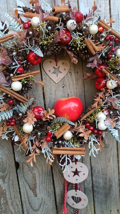 Wieniec wianek na drzwi świąteczny bożonarodzeniowy
