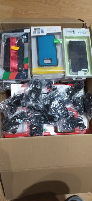 Etui, sluchawki i gniazda TV i RTV