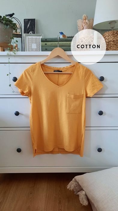 Żółty bawełniany t-shirt House S dekolt v kieszonka basic casual lato