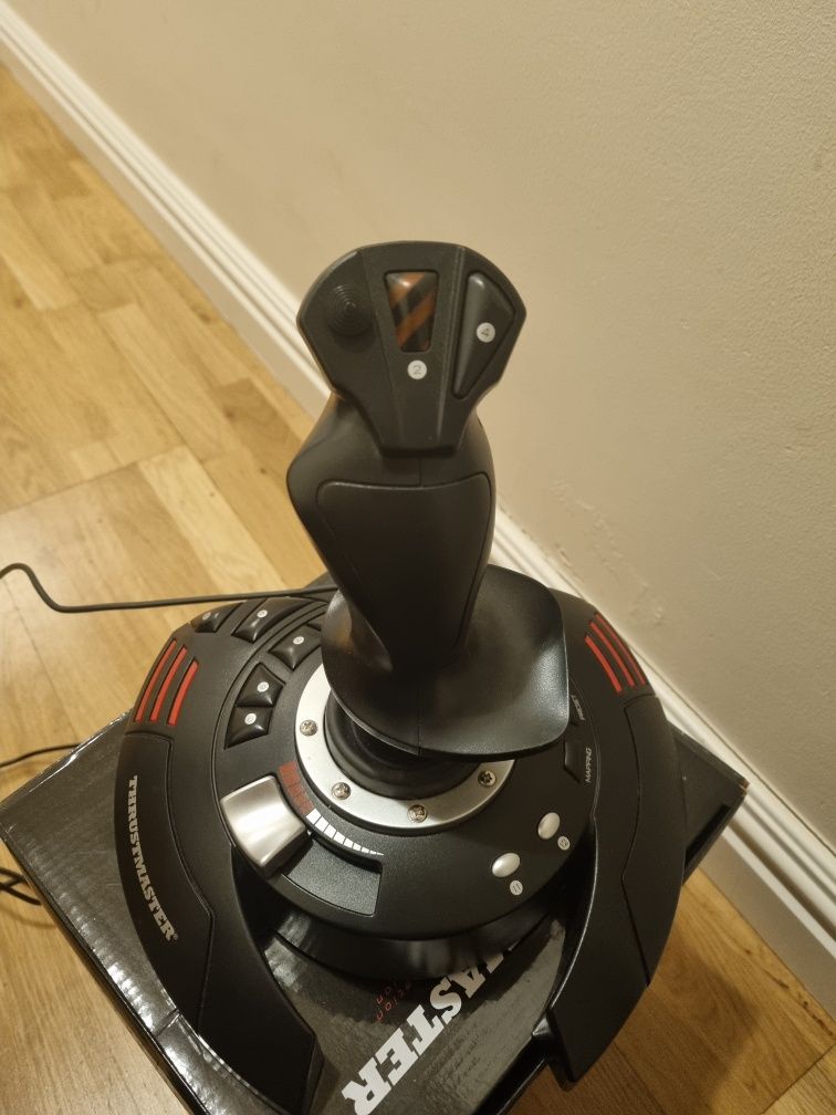 Joystick Thrustmaster T.Flight Stick X na gwarancji
