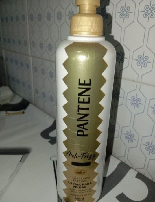 Creme Pantene para o cabelo anti frizz 300 ml quase cheio para mulher