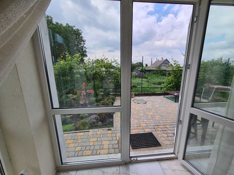 Таунхаус с ремонтом, с парковкой по лучшей цене.