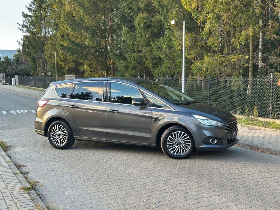 Ford S-Max TITANIUM *Radar *Kamera *Hak *Led