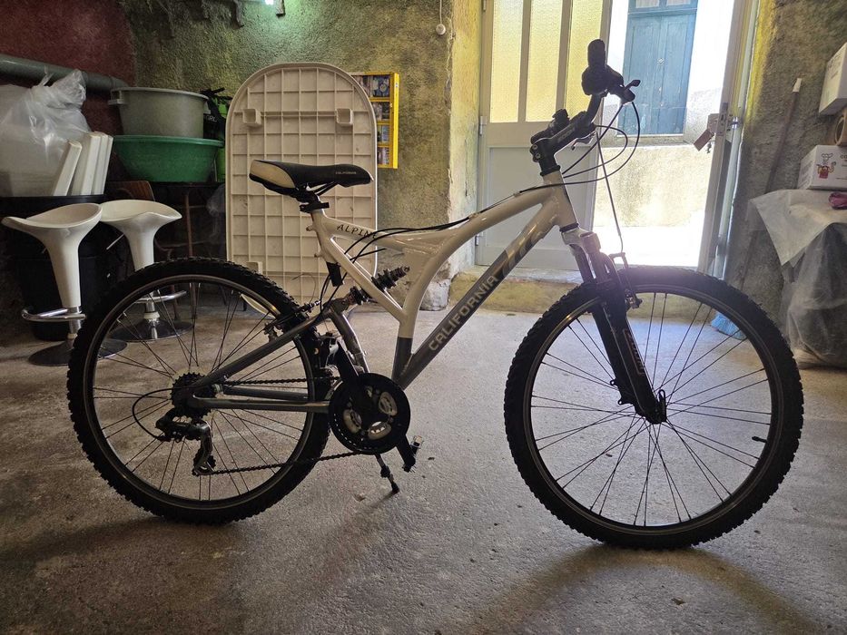 Bicicleta marca Califórnia Alpine