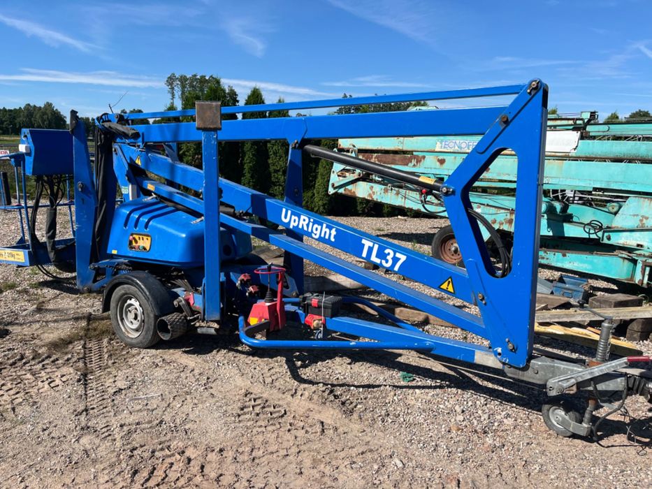 Podnosnik koszowy na przyczepie zwyżka