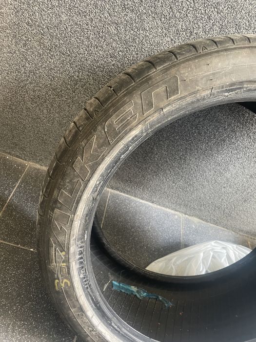 Шини 255/40/r20 falken azenis