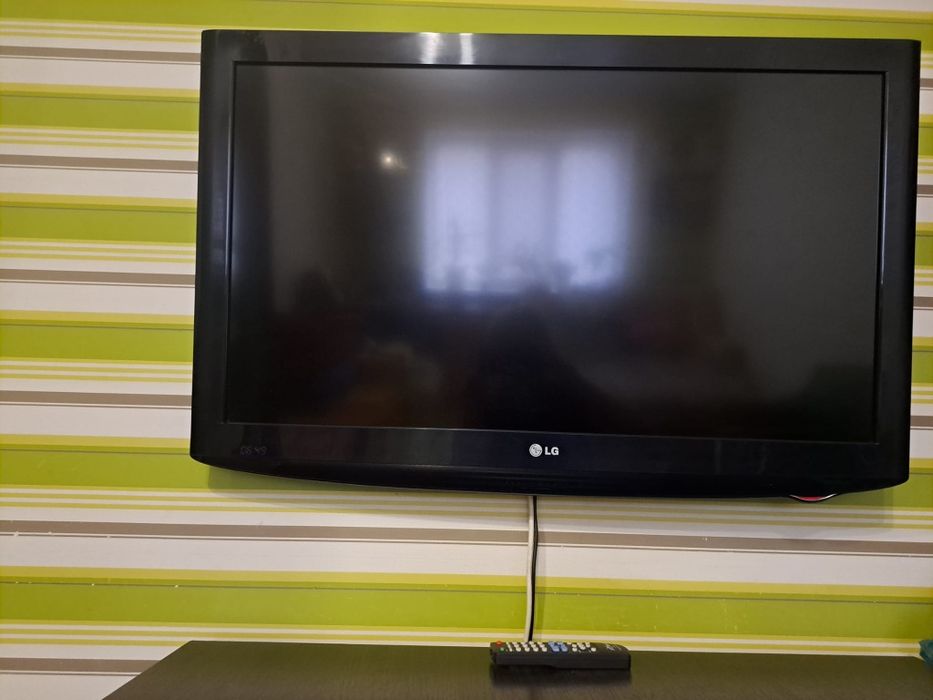 Телевізор LG 40 дюмів
