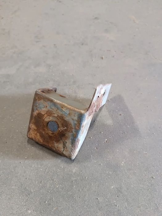Suporte para antena rádio - Toyota Land Cruiser BJ73
