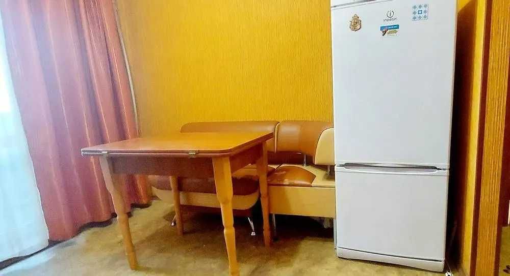 Продам 1к квартиру на 1 поверсі ж/м Тополь 2