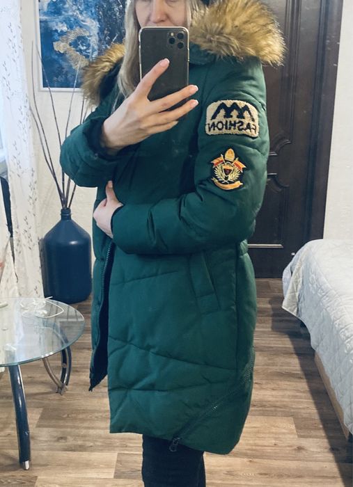 Пуховик  зимовий, теплий.