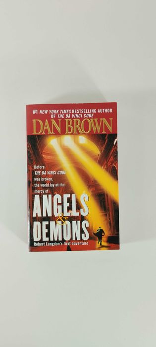 Angels & Demons - Dan Brown