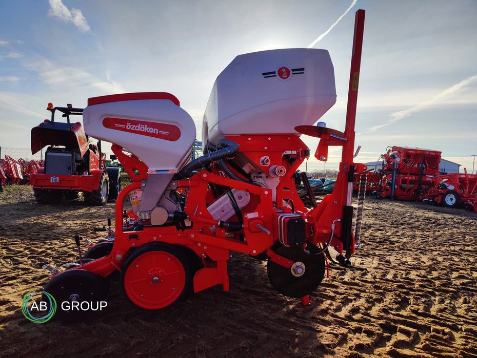 Pneumatyczny siewnik do kukurydzy OZDOKEN VPHE-DG4 4-rzędowy