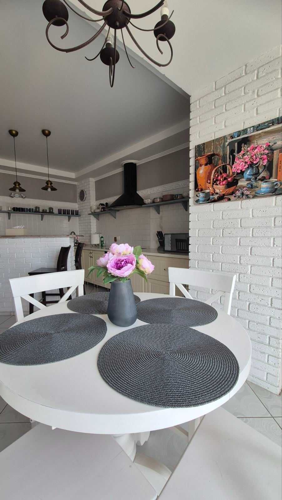 Продам квартиру 65м.кв. на Сахарова. Дом из красного кирпича.