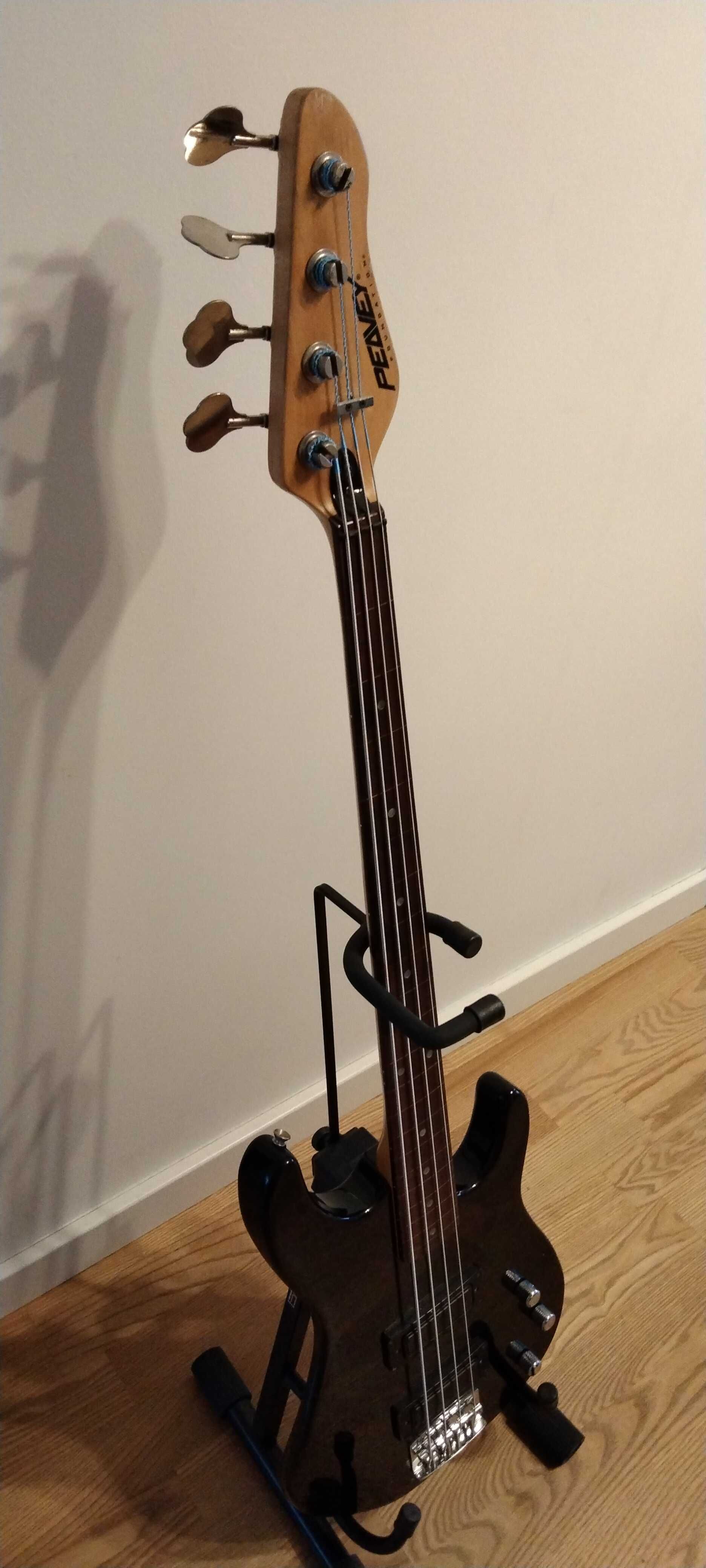 Peavey Foundation 4 fretless