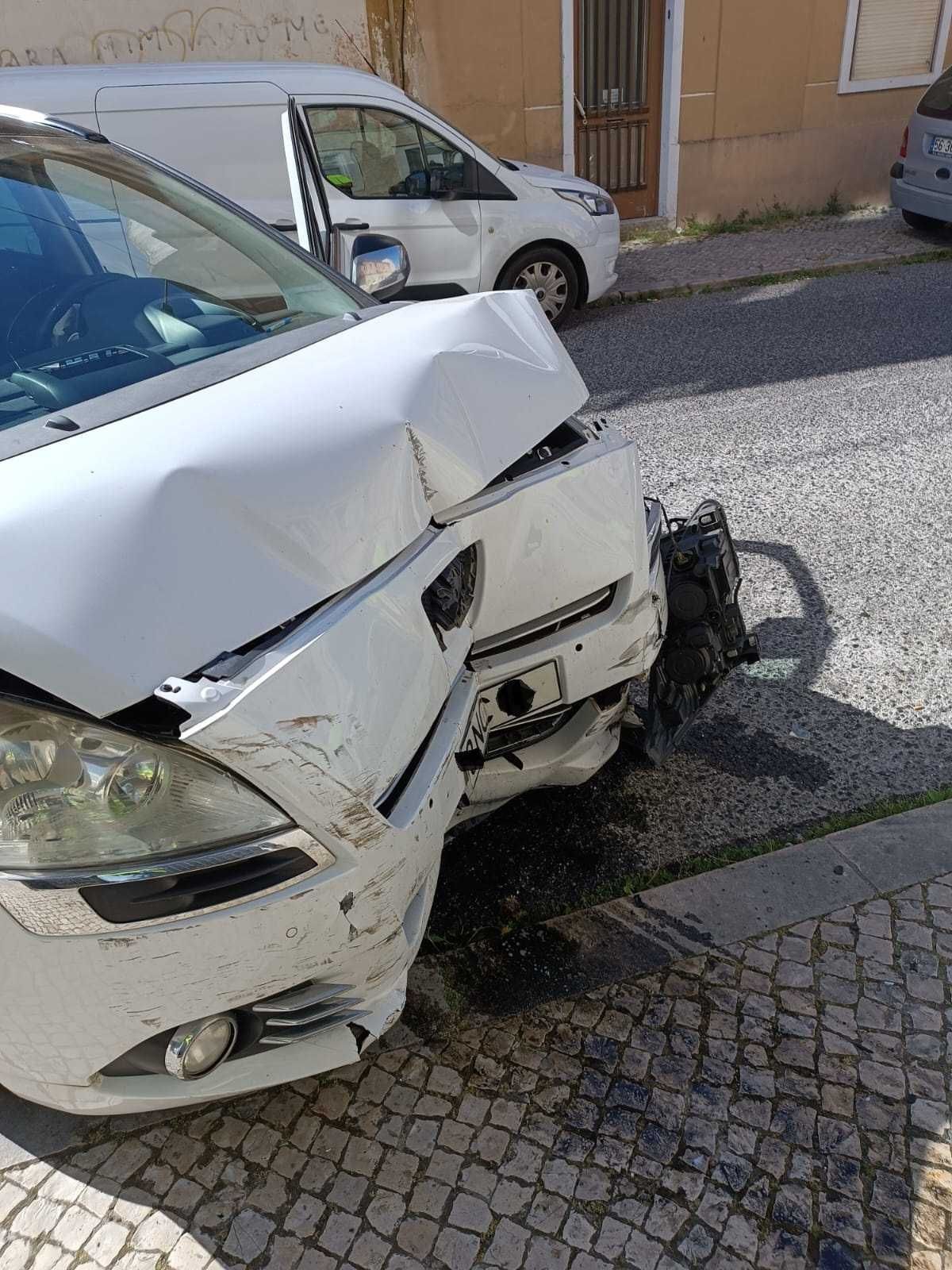 Vende-se para peças Peugeot 5008