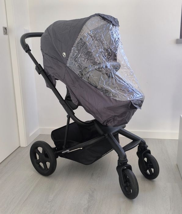 Carrinho bebé com alcofa