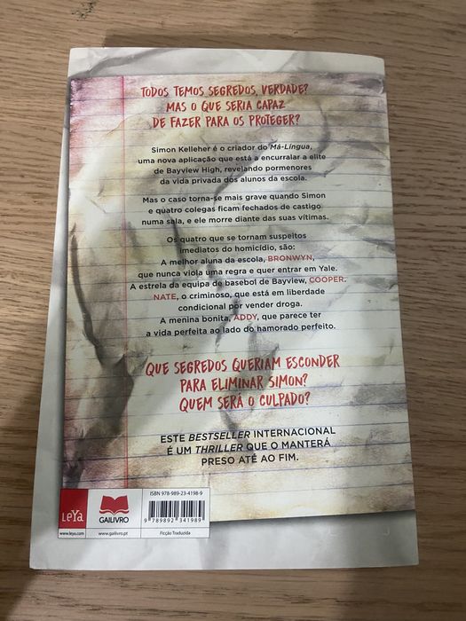 Livro “Um de nós mente” ( Karen M.McManus)