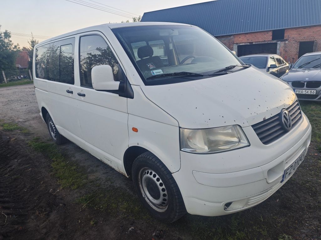 Volkswagen T5 9osob 2.5tdi 2003r uszkodzona uszczelka pod glowica