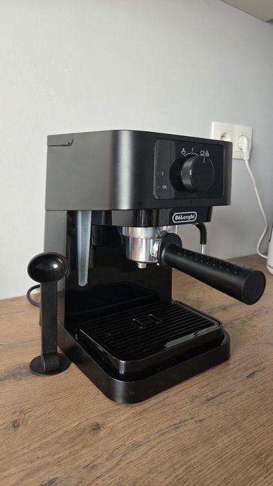 Ekspres kolbowy DELONGHI STILOSA EC 235.BK 1100W
