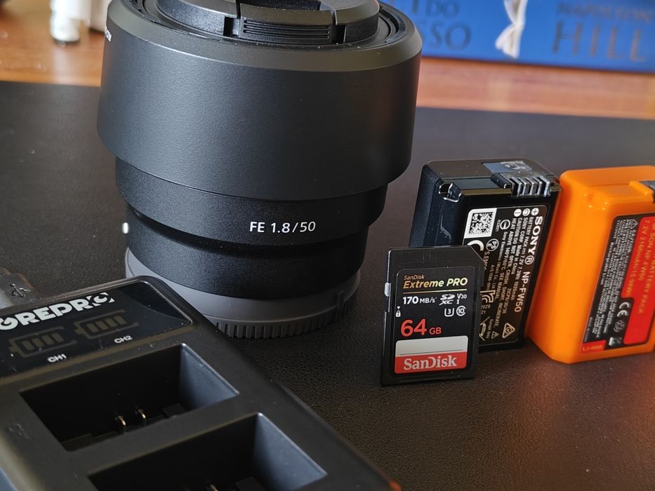 Kit Sony Alpha 5000 + 2 Lentes + 3 Baterias + Cartão 64GB + Carregador