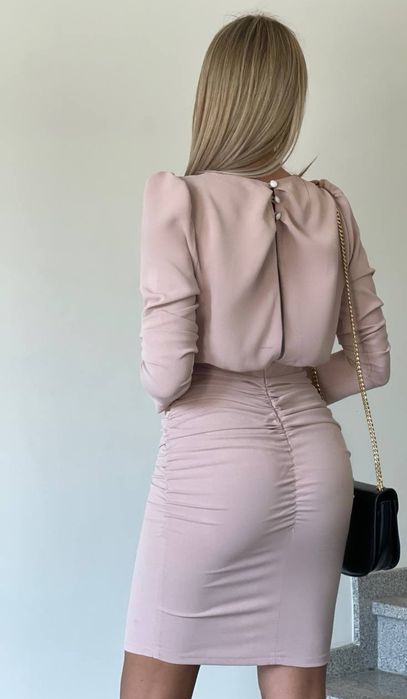 Sukienka mini dopasowana