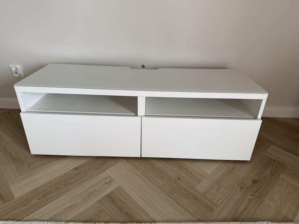 Biała szafka RTV IKEA