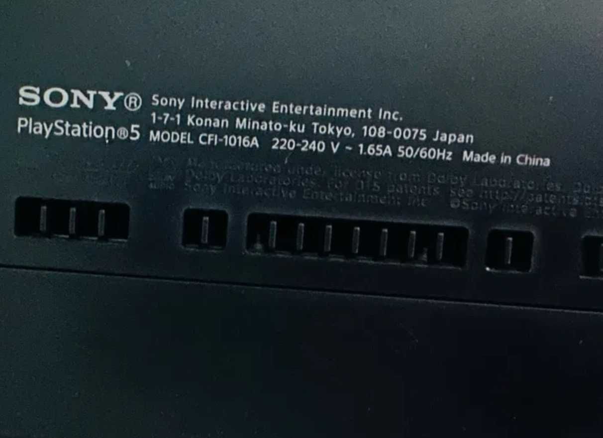 Konsola Sony Play station 5 + 2 pady + 4 gry