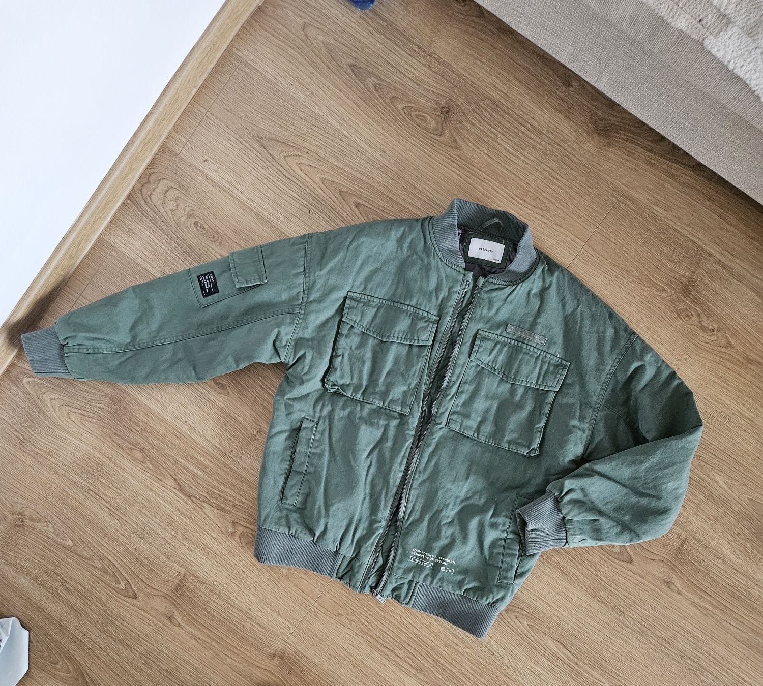 Kurtka bomberka Reserved r.164
