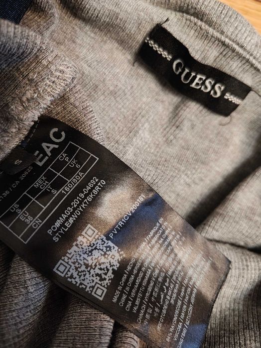 Sukienka dzianinowa Guess