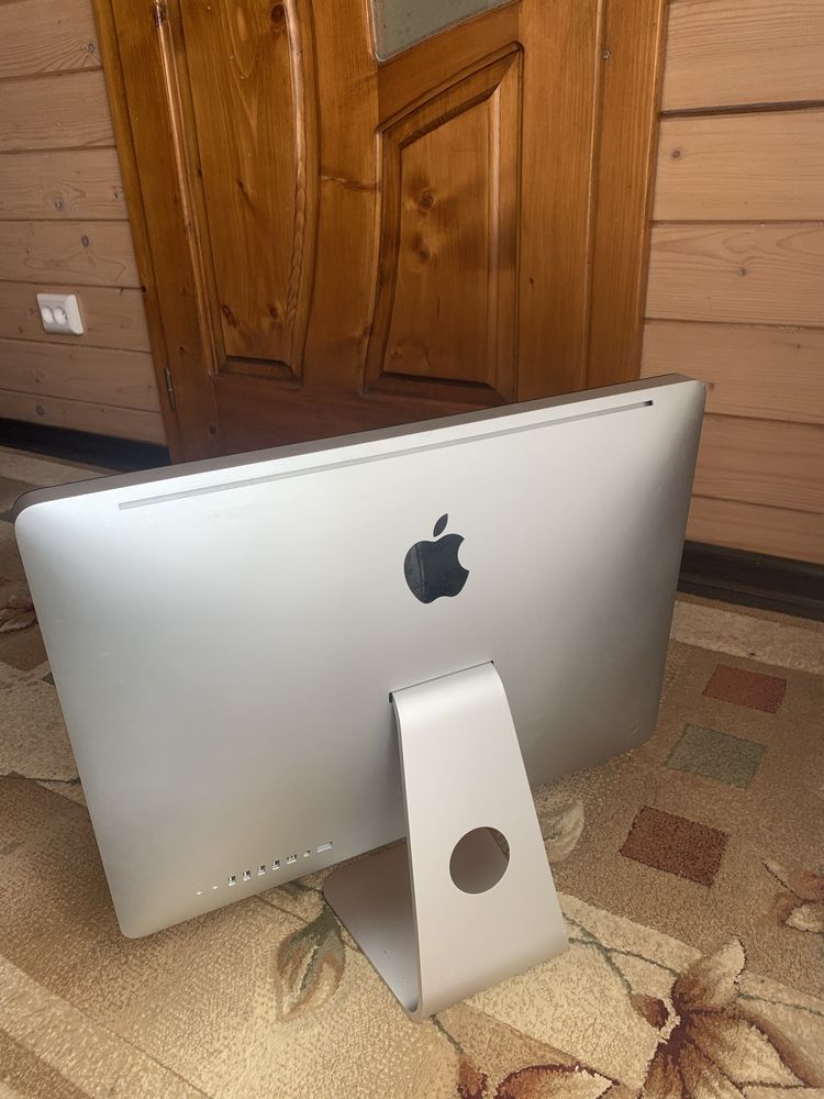 iMac 2009 року робочи стан 8:5/10