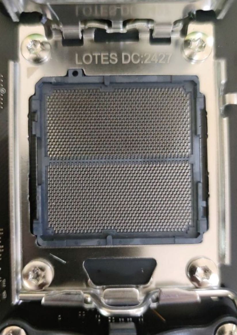 Материнська плата MSI X670E Carbon/Гар 3 міс/SiliconFox