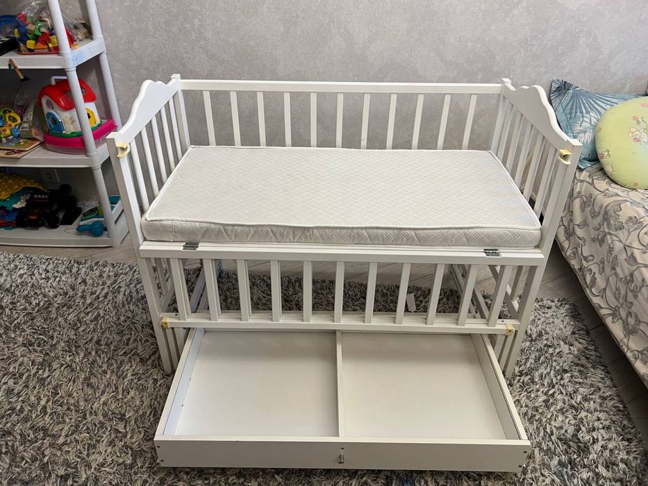 Дитяче ліжечко маятник