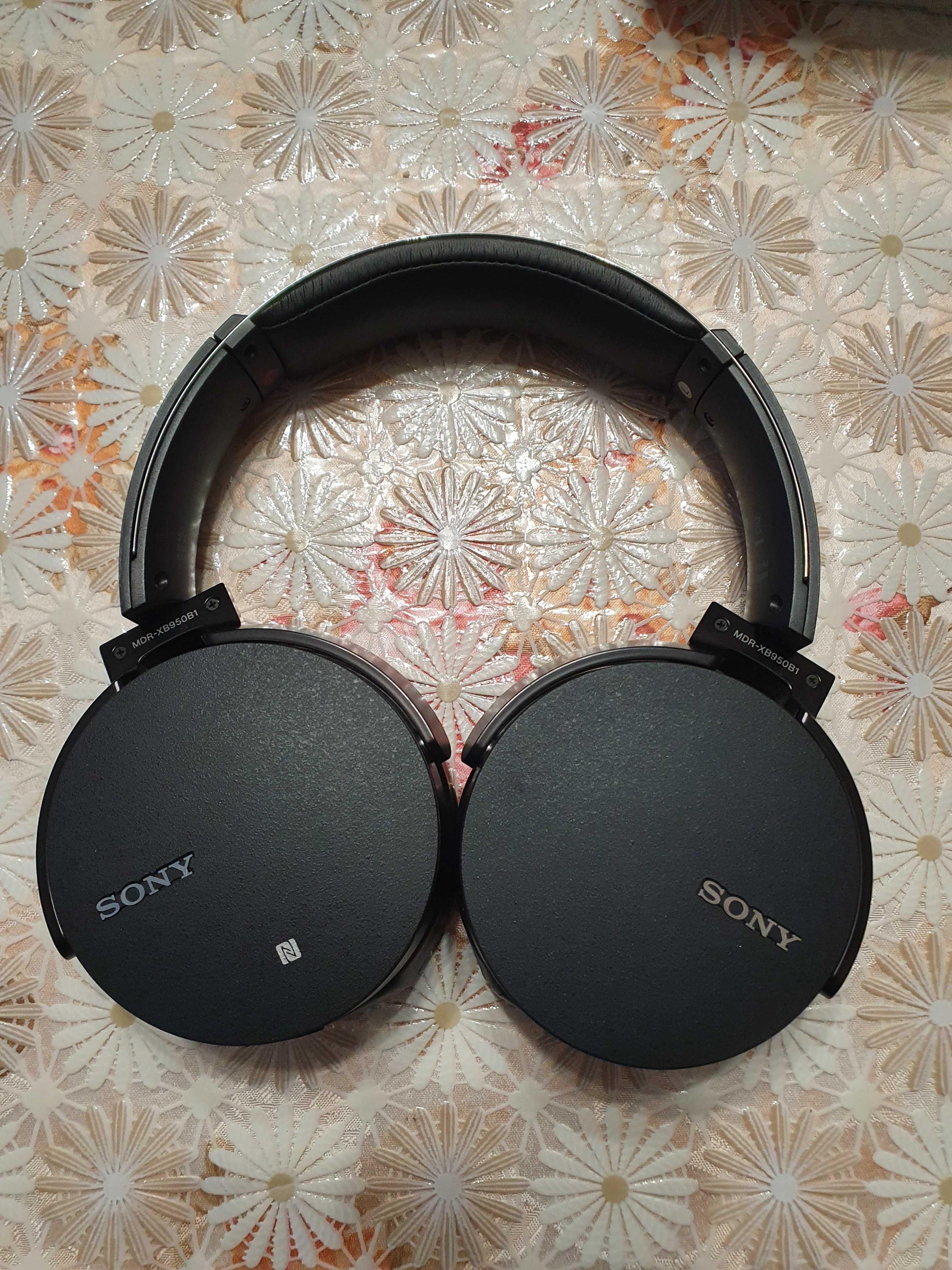 Наушники SONY MDR-XB950B1