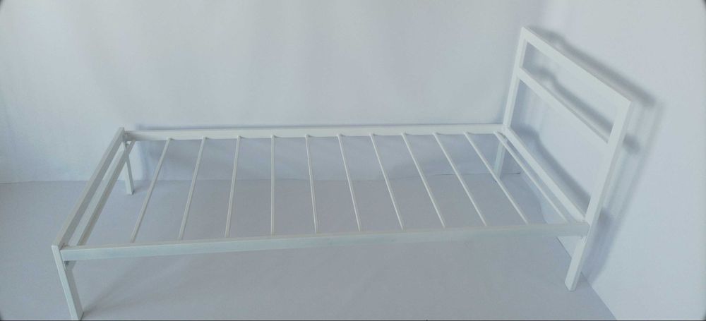 Ліжко в стилі лофт білий колір металеве з міцне . Кровать белая .Loft