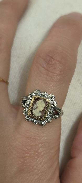 Anel em prata camafeu