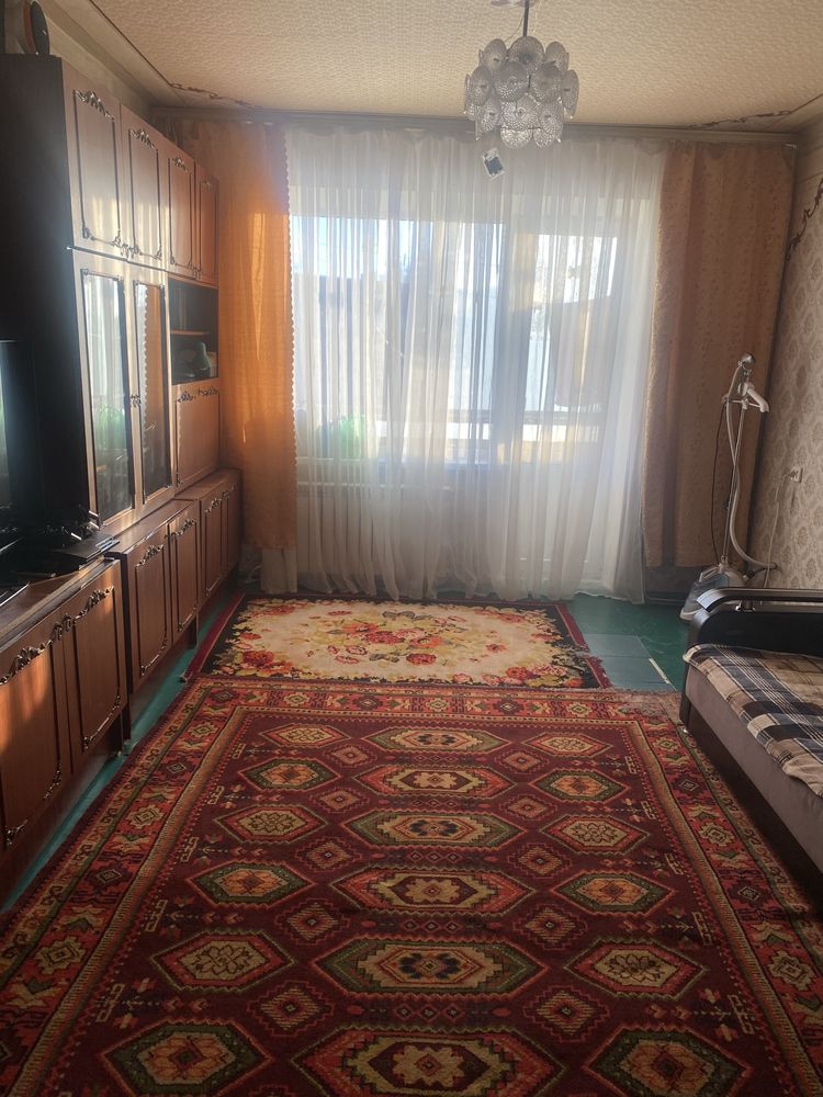 Продам 2 х комнатную  чешку на Соколе