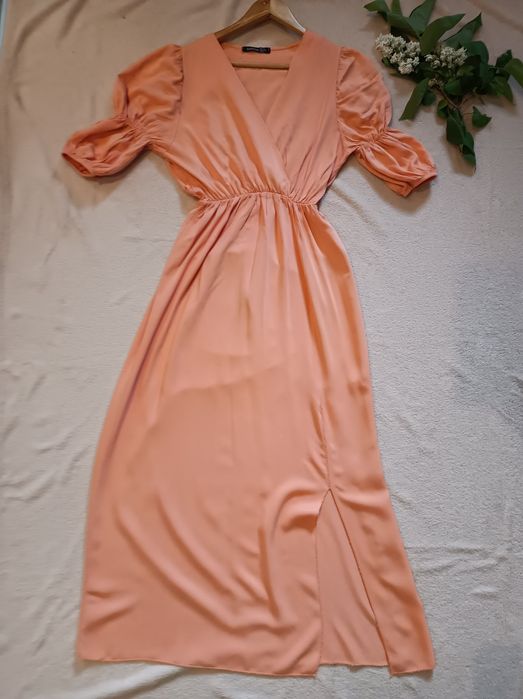 Sukienka firmy Boohoo łososiowa maxi midi