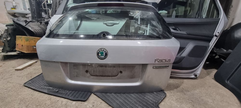 Ляда кришка багажника Skoda Fabia 2 універсал крышка Фабия