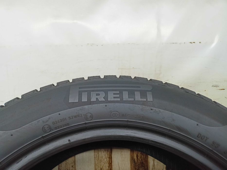 Pirelli SottoZero 3 215/55/17 24r. 94H 2x7,9mm 2x6,7mm (575)