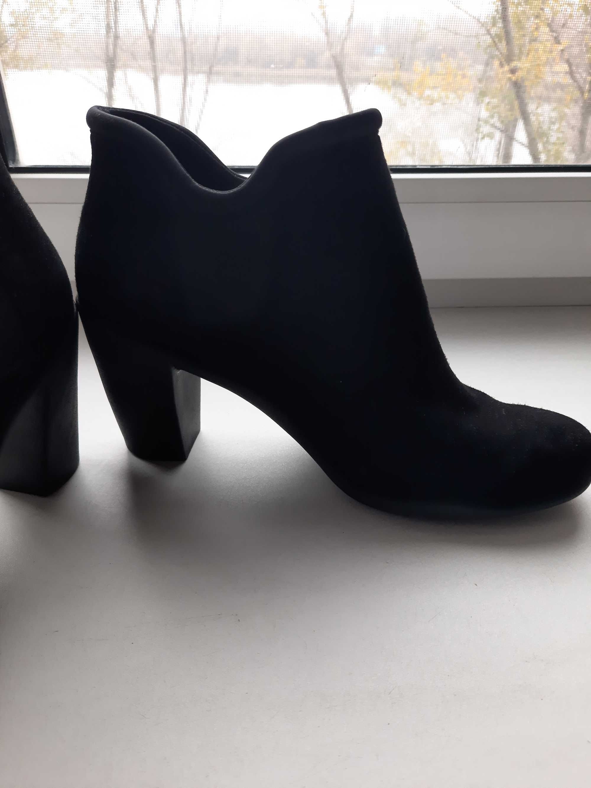 Продам ботільони Clarks artisan